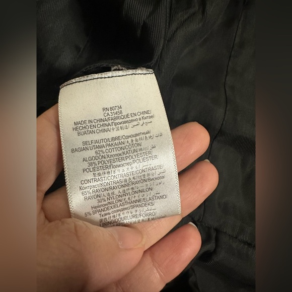 BCBGmaxazria Black Boe Fitted Jacquard Jacket with Peplum and Zippers - Picture 4 of 9